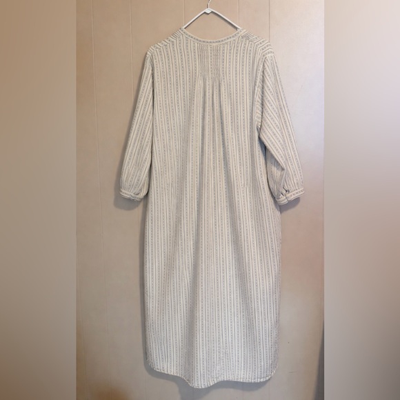 VTG LL BEAN Women XL Pet. Blue Dobby Stripe Pintuck Prairie Cottage Nightgown - Picture 2 of 9
